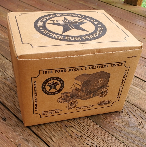 1913 Ford model T delivery truck die-cast car - Picture 3 of 3